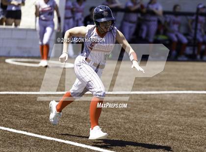 Thumbnail 2 in Sundown vs. Muenster (UIL Softball 2A Region 2 Semifinal Game 2) photogallery.