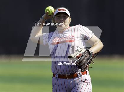 Thumbnail 2 in Sundown vs. Muenster (UIL Softball 2A Region 2 Semifinal Game 2) photogallery.