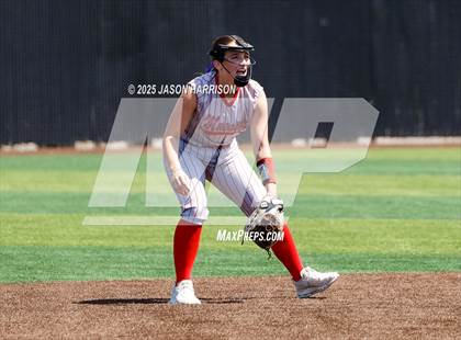 Thumbnail 3 in Sundown vs. Muenster (UIL Softball 2A Region 2 Semifinal Game 2) photogallery.