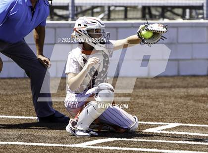 Thumbnail 1 in Sundown vs. Muenster (UIL Softball 2A Region 2 Semifinal Game 2) photogallery.