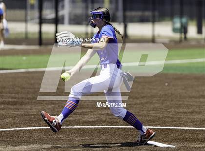 Thumbnail 3 in Sundown vs. Muenster (UIL Softball 2A Region 2 Semifinal Game 2) photogallery.