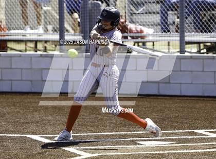 Thumbnail 3 in Sundown vs. Muenster (UIL Softball 2A Region 2 Semifinal Game 2) photogallery.