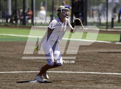 Thumbnail 3 in Sundown vs. Muenster (UIL Softball 2A Region 2 Semifinal Game 2) photogallery.