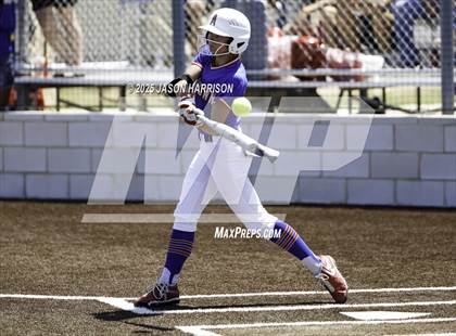 Thumbnail 3 in Sundown vs. Muenster (UIL Softball 2A Region 2 Semifinal Game 2) photogallery.