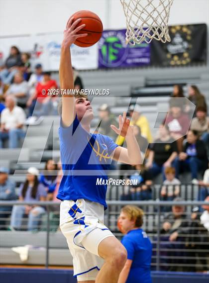 Thumbnail 2 in Sidney @ Bryson (UIL 1A D2 Basketball Semi-Regional) photogallery.