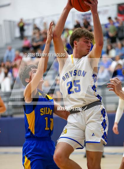 Thumbnail 2 in Sidney @ Bryson (UIL 1A D2 Basketball Semi-Regional) photogallery.