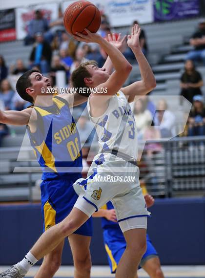 Thumbnail 3 in Sidney @ Bryson (UIL 1A D2 Basketball Semi-Regional) photogallery.