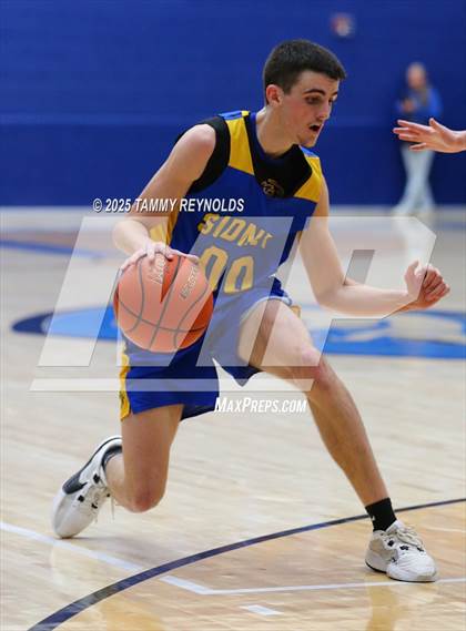 Thumbnail 2 in Sidney @ Bryson (UIL 1A D2 Basketball Semi-Regional) photogallery.