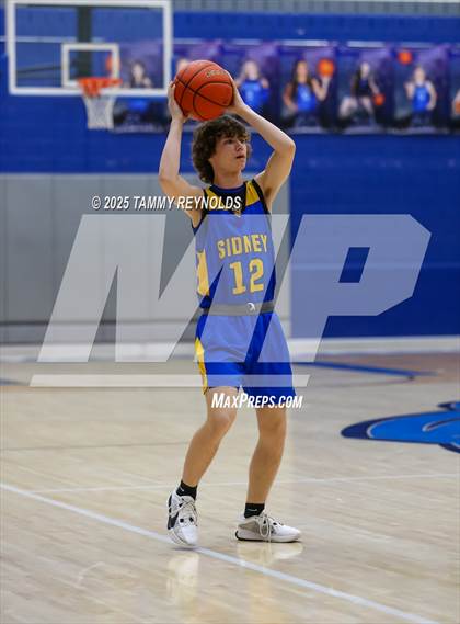 Thumbnail 2 in Sidney @ Bryson (UIL 1A D2 Basketball Semi-Regional) photogallery.