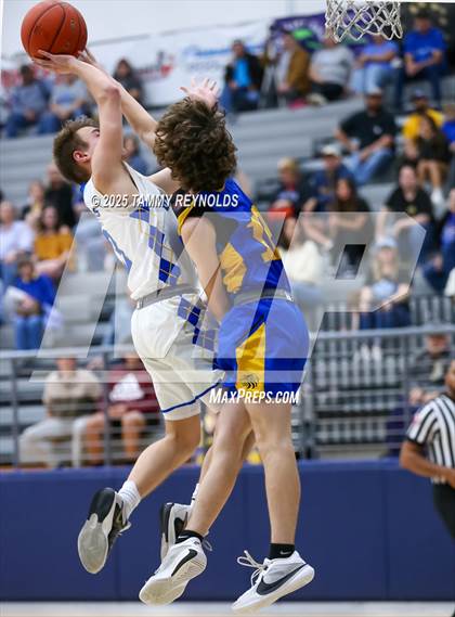 Thumbnail 3 in Sidney @ Bryson (UIL 1A D2 Basketball Semi-Regional) photogallery.
