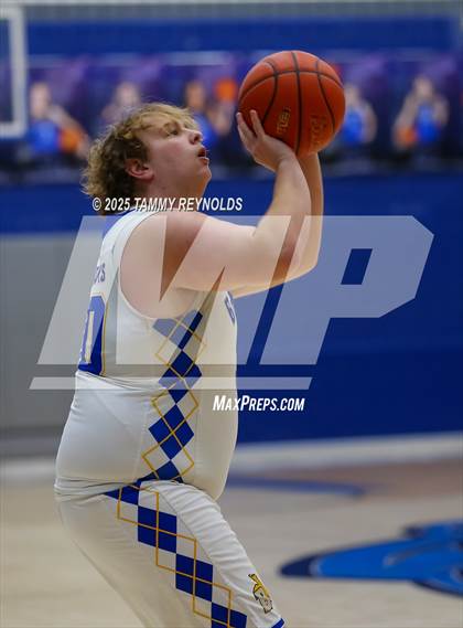 Thumbnail 2 in Sidney @ Bryson (UIL 1A D2 Basketball Semi-Regional) photogallery.
