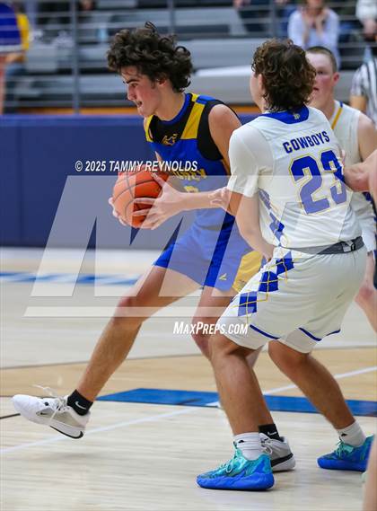 Thumbnail 3 in Sidney @ Bryson (UIL 1A D2 Basketball Semi-Regional) photogallery.