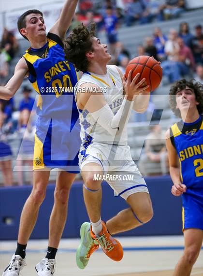 Thumbnail 2 in Sidney @ Bryson (UIL 1A D2 Basketball Semi-Regional) photogallery.