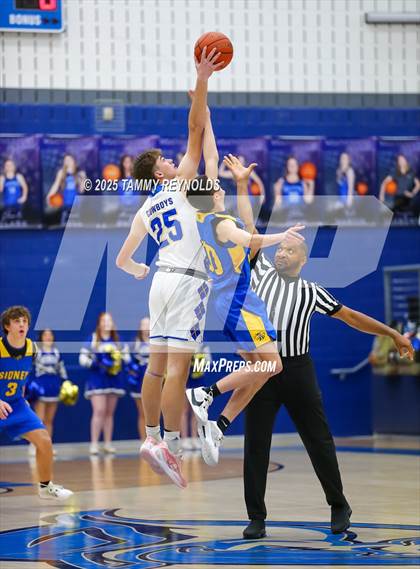 Thumbnail 2 in Sidney @ Bryson (UIL 1A D2 Basketball Semi-Regional) photogallery.