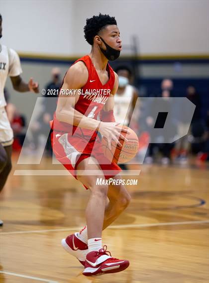 Thumbnail 3 in Miller Career Academy vs. Chaminade photogallery.