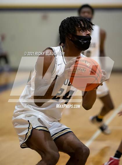 Thumbnail 1 in Miller Career Academy vs. Chaminade photogallery.