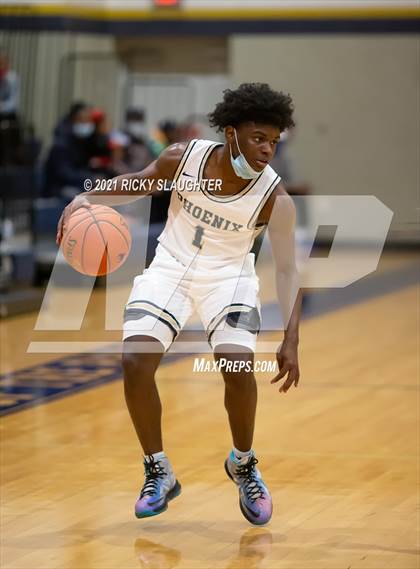 Thumbnail 3 in Miller Career Academy vs. Chaminade photogallery.