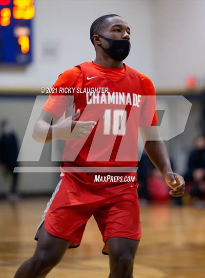 Thumbnail 3 in Miller Career Academy vs. Chaminade photogallery.