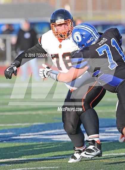 Thumbnail 2 in Darien vs. Ridgefield (CIAC Class LL Final) photogallery.