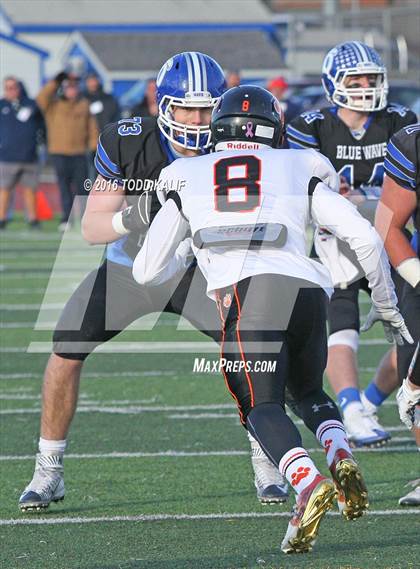 Thumbnail 2 in Darien vs. Ridgefield (CIAC Class LL Final) photogallery.