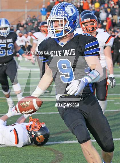 Thumbnail 1 in Darien vs. Ridgefield (CIAC Class LL Final) photogallery.