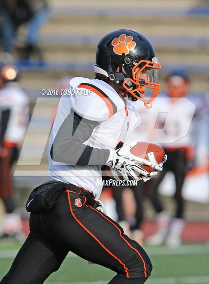 Thumbnail 1 in Darien vs. Ridgefield (CIAC Class LL Final) photogallery.