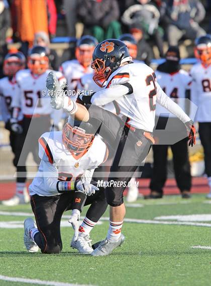 Thumbnail 3 in Darien vs. Ridgefield (CIAC Class LL Final) photogallery.