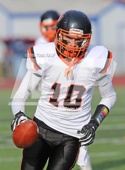 Thumbnail 1 in Darien vs. Ridgefield (CIAC Class LL Final) photogallery.