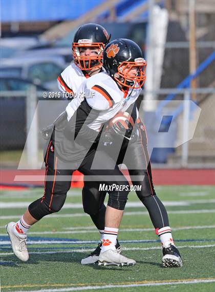 Thumbnail 3 in Darien vs. Ridgefield (CIAC Class LL Final) photogallery.