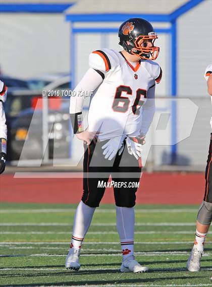 Thumbnail 2 in Darien vs. Ridgefield (CIAC Class LL Final) photogallery.