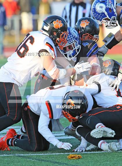 Thumbnail 1 in Darien vs. Ridgefield (CIAC Class LL Final) photogallery.