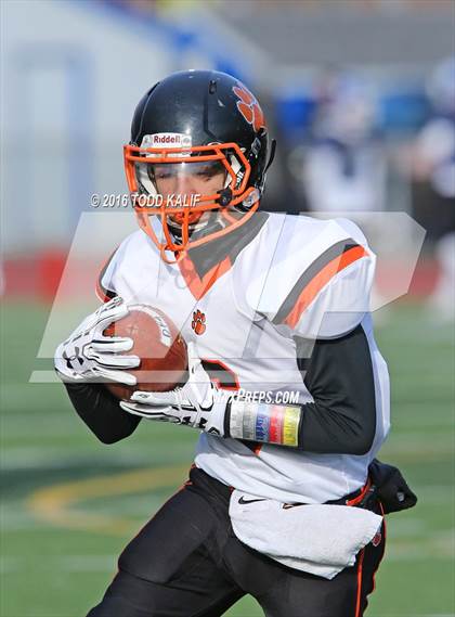 Thumbnail 3 in Darien vs. Ridgefield (CIAC Class LL Final) photogallery.