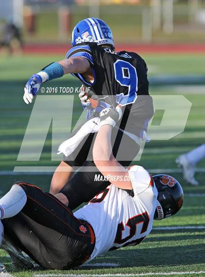 Thumbnail 2 in Darien vs. Ridgefield (CIAC Class LL Final) photogallery.
