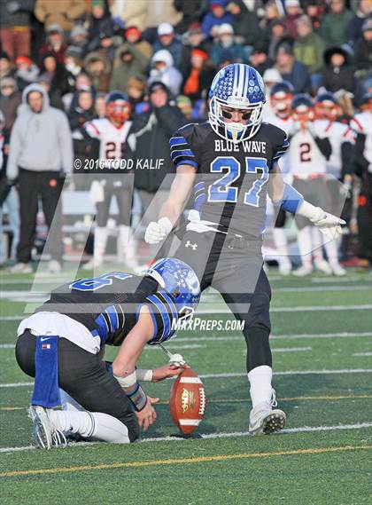 Thumbnail 2 in Darien vs. Ridgefield (CIAC Class LL Final) photogallery.