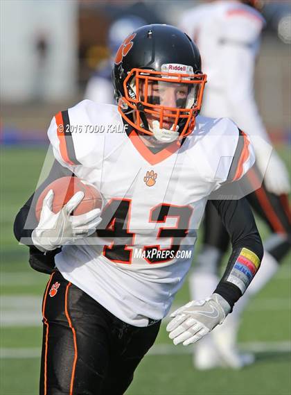Thumbnail 2 in Darien vs. Ridgefield (CIAC Class LL Final) photogallery.