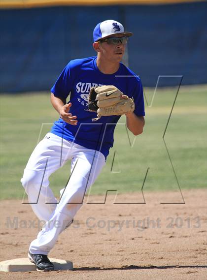 Thumbnail 1 in Buena @ Sunnyside photogallery.