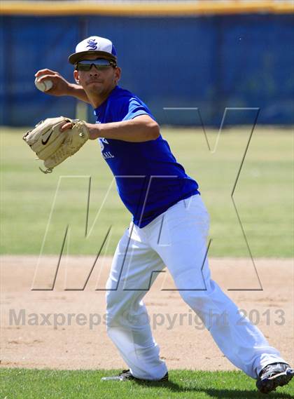 Thumbnail 2 in Buena @ Sunnyside photogallery.