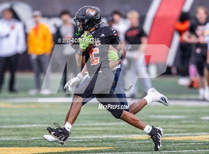Thumbnail 3 in Belleville vs. Clarkston photogallery.