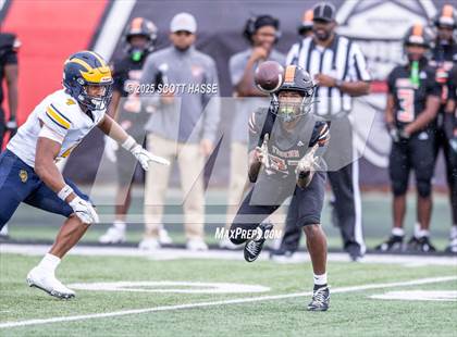 Thumbnail 2 in Belleville vs. Clarkston photogallery.