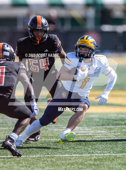 Thumbnail 3 in Belleville vs. Clarkston photogallery.