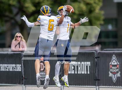 Thumbnail 1 in Belleville vs. Clarkston photogallery.