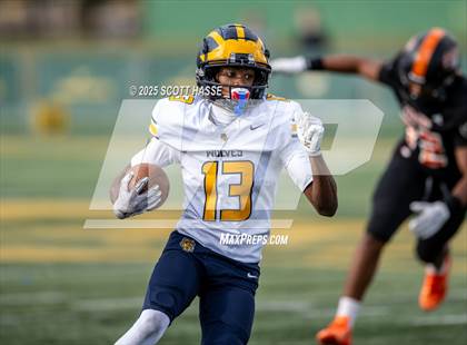 Thumbnail 2 in Belleville vs. Clarkston photogallery.