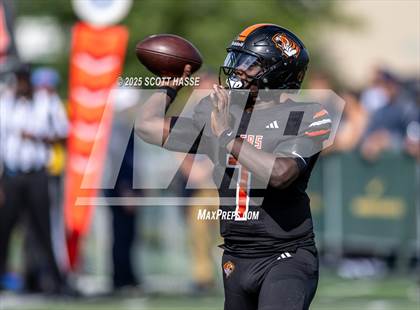 Thumbnail 3 in Belleville vs. Clarkston photogallery.