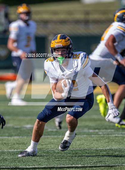Thumbnail 1 in Belleville vs. Clarkston photogallery.