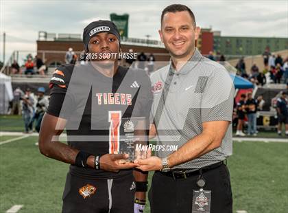 Thumbnail 2 in Belleville vs. Clarkston photogallery.