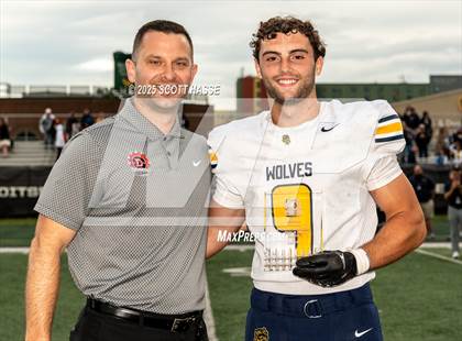 Thumbnail 3 in Belleville vs. Clarkston photogallery.