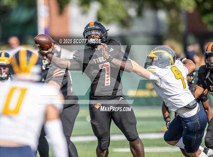 Thumbnail 2 in Belleville vs. Clarkston photogallery.