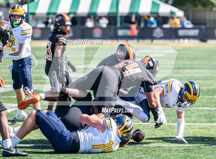Thumbnail 3 in Belleville vs. Clarkston photogallery.