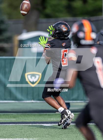 Thumbnail 2 in Belleville vs. Clarkston photogallery.