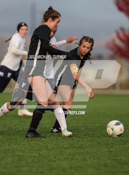 Thumbnail 3 in Bishop Kelly vs Twin Falls (IHSAA 4A State Final )  photogallery.